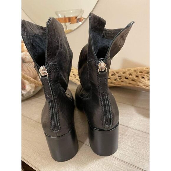 Kelsi Dagger Island Black Leather Booties Size 8.5 - Picture 6 of 9
